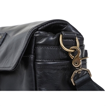 0168007934-ona-bowery-black-leather-c