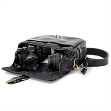 0168007934-ona-bowery-black-leather-f