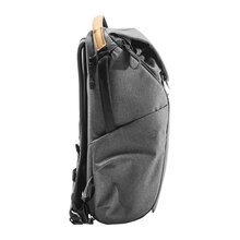 0168009796-peak-design-everyday-backpack-20l-v2-charcoal-bedb-20-ch-2-b