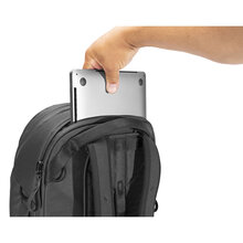 0168010056-peak-design-travel-backpack-30l-black-d