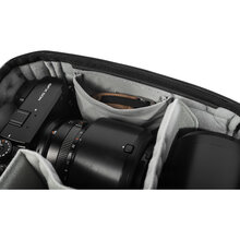 0168010246-peak-design-camera-cube-v2-medium-bcc-m-bk-2-f
