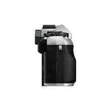 0168011699-om-system-om-5-mark-ii-silver-d