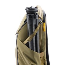 0168011946-peak-design-everyday-backpack-20l-v2-kelp-bedb-20-kp-3-e