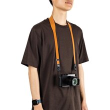 0168012114-peak-design-form-leather-camera-strap-short-amber-lrs-s-am-1-b