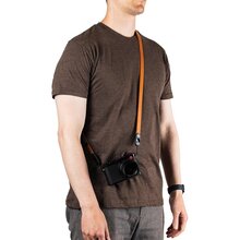0168012115-peak-design-form-leather-camera-strap-long-amber-lrs-l-am-1-b